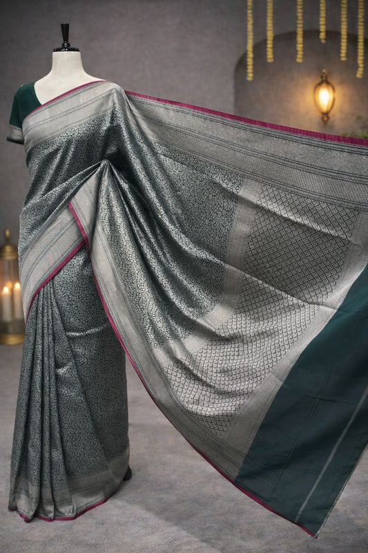 Bottle Green Pure Banarasi Tanchoi Silk Saree with Resham Weaving & Rich Pallu