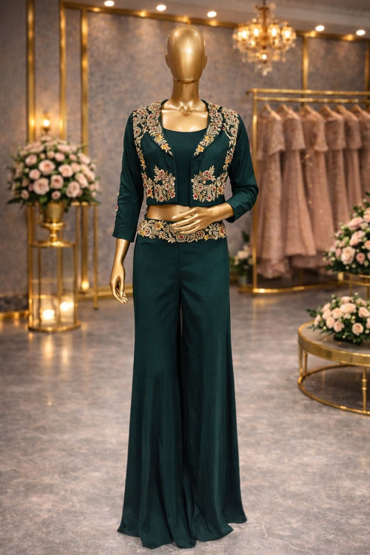 Grace meets glamour in this beautifully embroidered green Indo-Western co-ord set with resham and zardozi detailing.